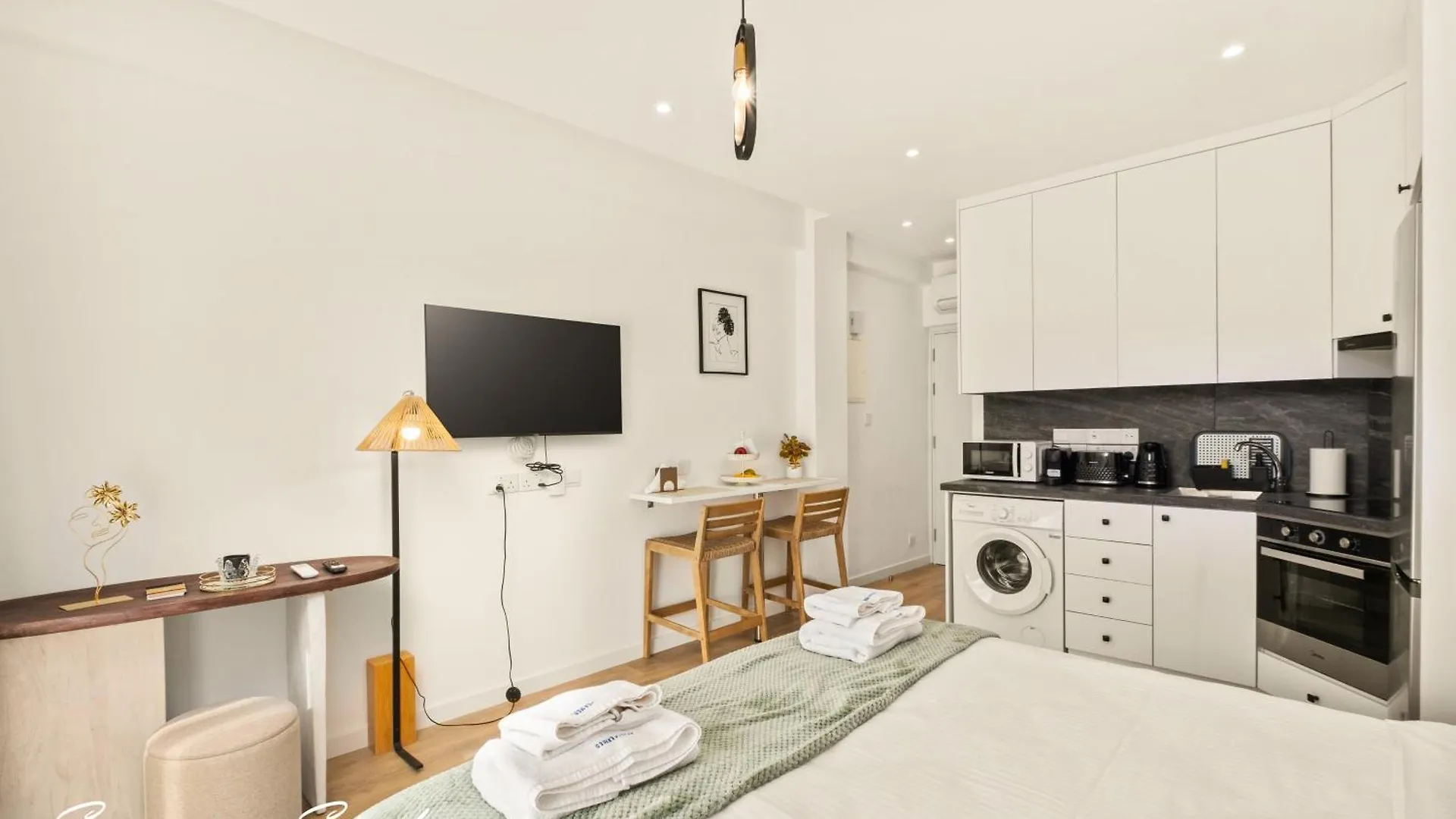 Lazuli Hermes Apartments Larnaca 0*,